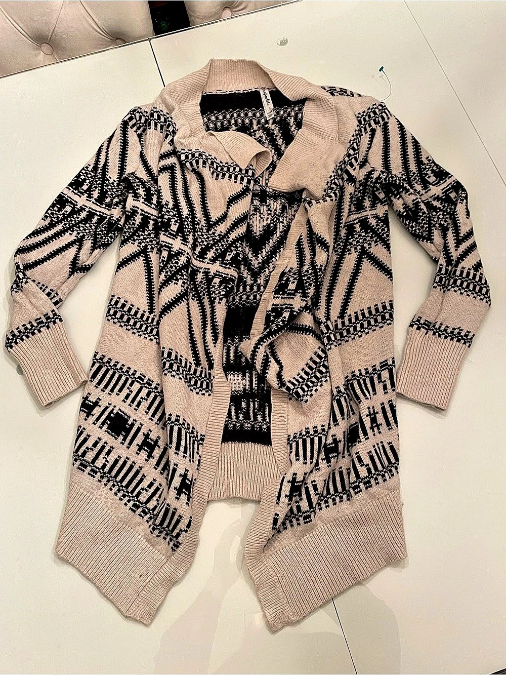 Aero Patterned Long Cardigan in Pink & Black Like New